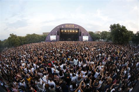 Sanremo Müzik Festivali: 2017 Yılında Bir Şarkının Eleştirmenleri Nasıl Şaşırtıp İtalya'nın Siyasi Manzarasını Değiştirmiştir?